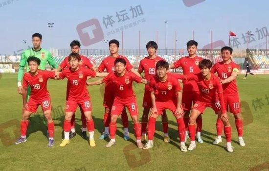 随后，曼城队还在欧洲超级杯和国际足联俱乐部世界杯中夺得冠军，进一步巩固了他们在欧洲和全球的统治地位。